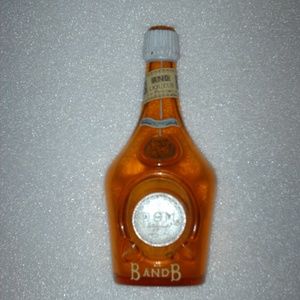 Vintage amber B and B Liquor advertising ashtray